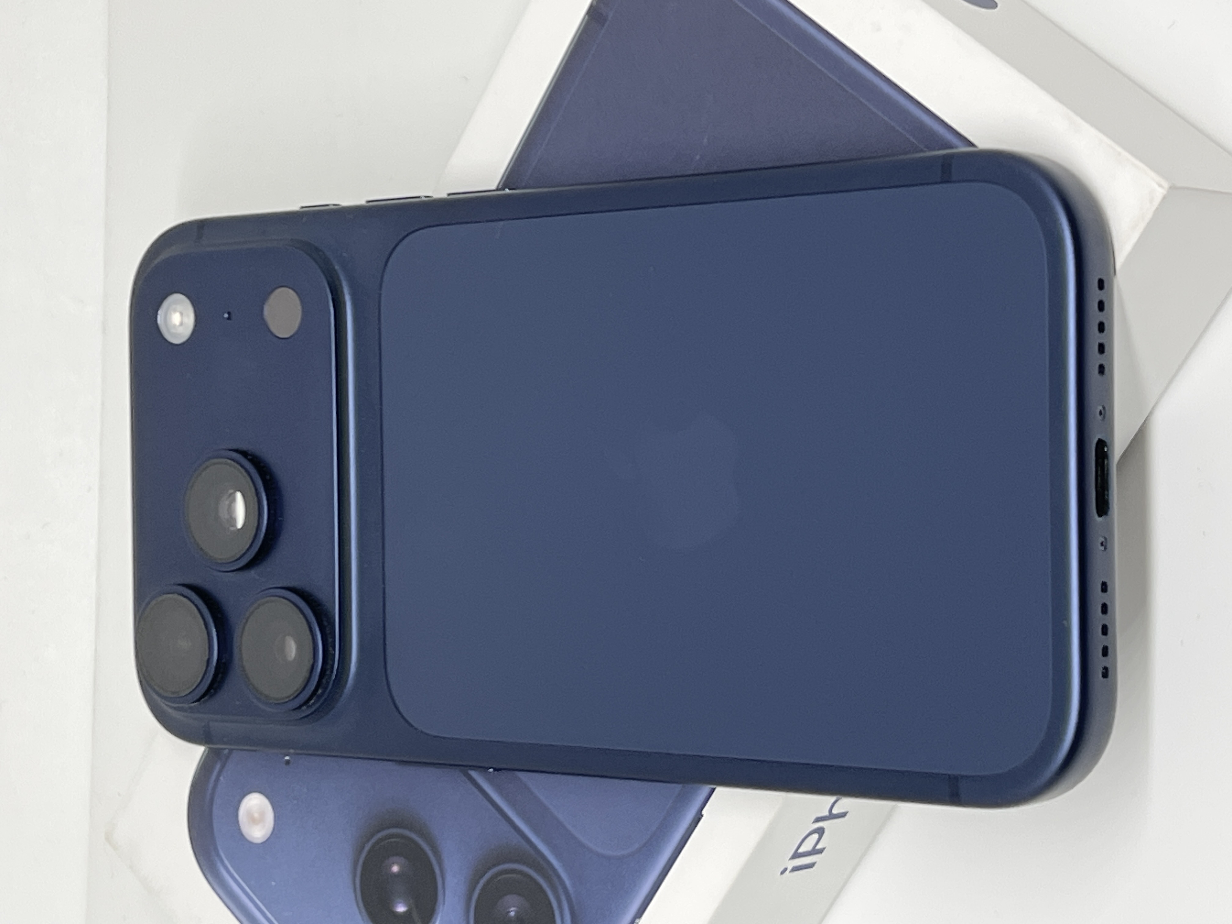 IPHONE 17 PRO MAX 256 BLUE A+